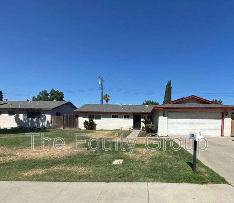 1517 S Thomas St in Visalia, CA - Building Photo