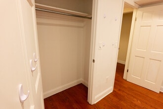 245 Ferry St, Unit 243 C in Newark, NJ - Building Photo - Building Photo