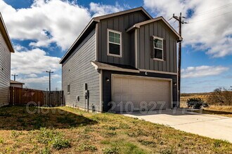 6102 Walnut Wy in San Antonio, TX - Building Photo - Building Photo