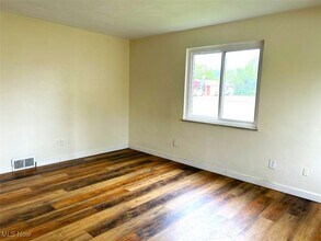 152 Commerce St in Wellsburg, WV - Building Photo - Building Photo