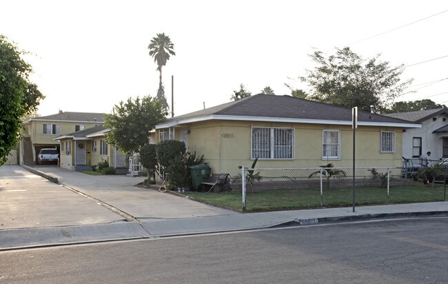 6506-6510 Woodward Ave in Bell, CA - Foto de edificio - Building Photo