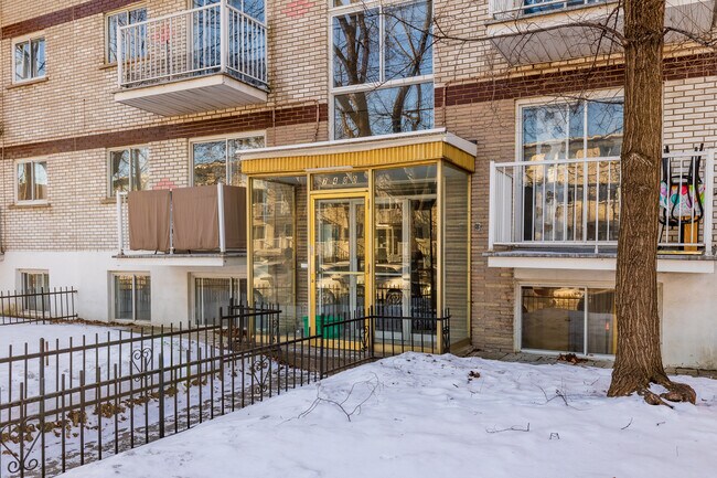 7400 Des Ormeaux Av in Montréal, QC - Building Photo - Building Photo