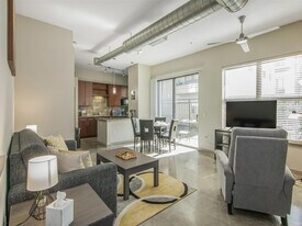 2344 Camden Dr, Unit SI ID1359155P in Houston, TX - Building Photo