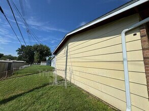 690 Wiethaupt Rd in Florissant, MO - Building Photo - Building Photo
