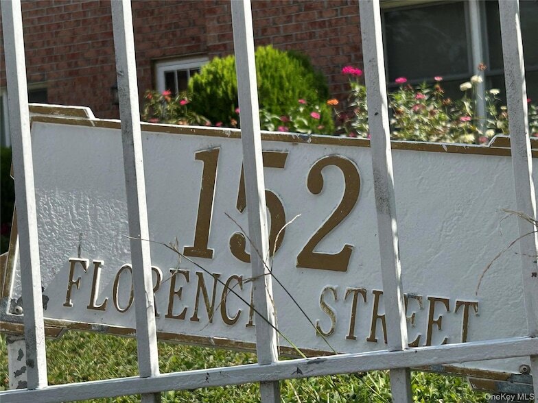 152 Florence St in Yonkers, NY - Foto de edificio