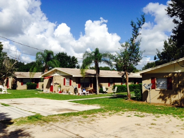 412-416 Pleasant Ave in Lake Wales, FL - Building Photo