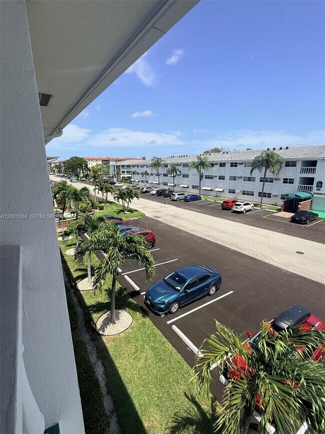 5201 NE 24th Terrace in Fort Lauderdale, FL - Building Photo - Building Photo