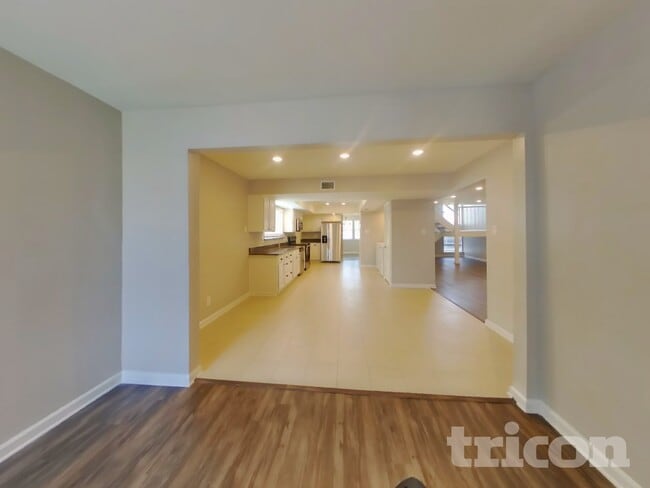 1712 Hartford Dr in Carrollton, TX - Building Photo - Building Photo