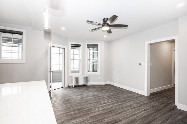 883 Grosvenor Avenue Apartment