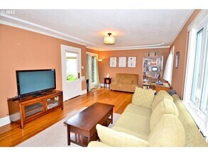 1411 SE 30th Ave in Portland, OR - Building Photo - Building Photo