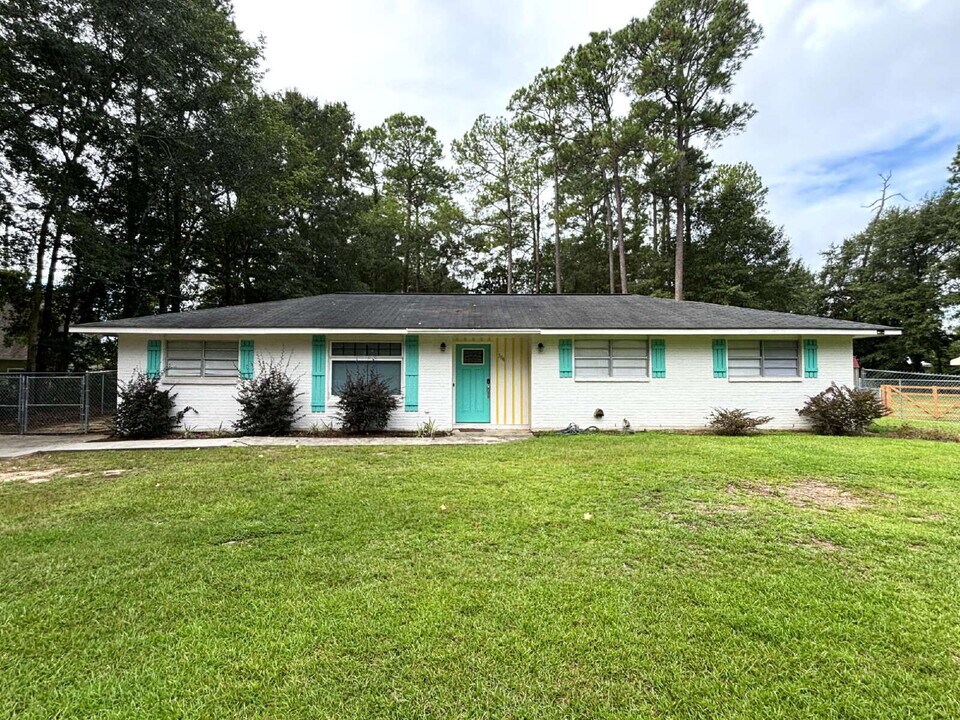 304 Meadowbrook Dr in Dothan, AL - Foto de edificio