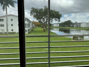 569 Fanshaw N in Boca Raton, FL - Foto de edificio - Building Photo