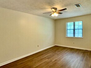 5870 Sheldon Ct in Atlanta, GA - Building Photo - Building Photo
