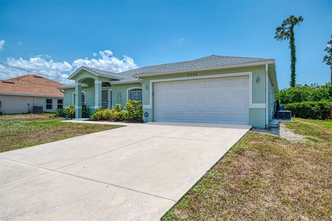 2759 Starview Ave in North Port, FL - Building Photo