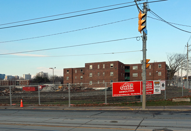 638-644 Dundas St E in Toronto, ON - Building Photo - Building Photo