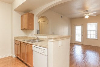 Woodlawn Ranch Apartments in San Antonio, TX - Building Photo - Interior Photo