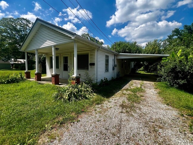 413 E Madison St in Franklin, KY - Building Photo - Building Photo