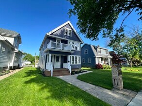 3014 S 48th St in Milwaukee, WI - Foto de edificio - Building Photo