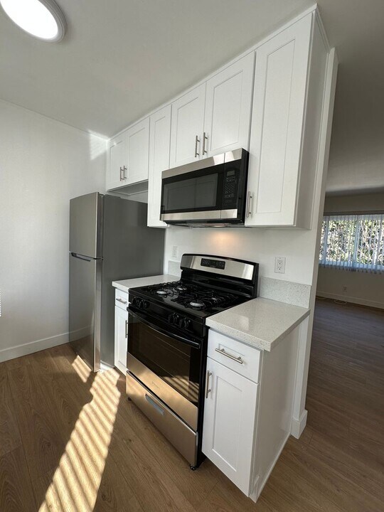 2226 Voorhees Ave in Redondo Beach, CA - Building Photo