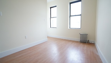 2485 Elm Place in Bronx, NY - Building Photo - Floor Plan