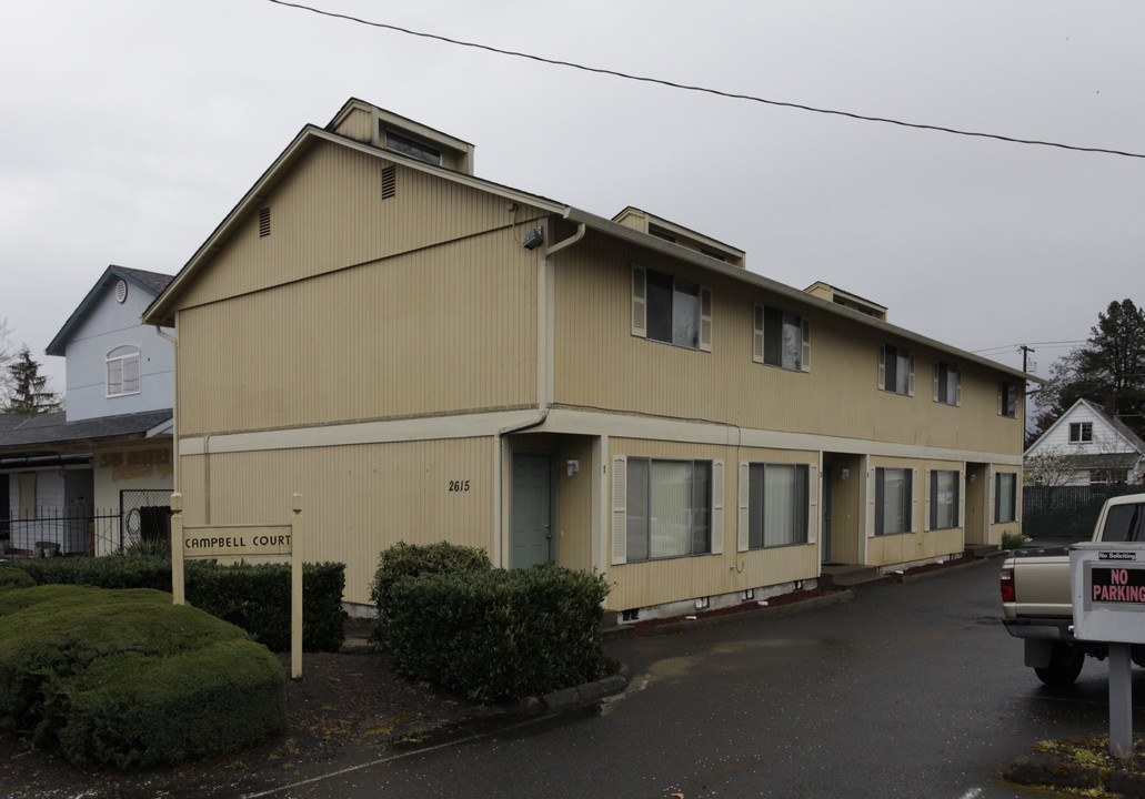 Campbell Court in Vancouver, WA - Building Photo