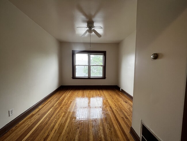 4954 W Dickens Ave in Chicago, IL - Building Photo - Building Photo