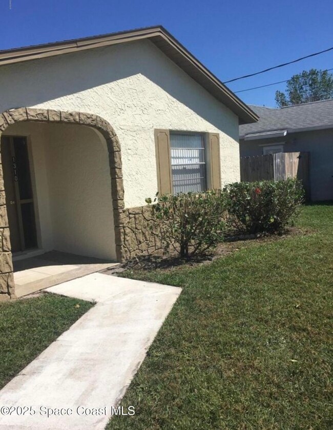 1310 Robbinswood Dr