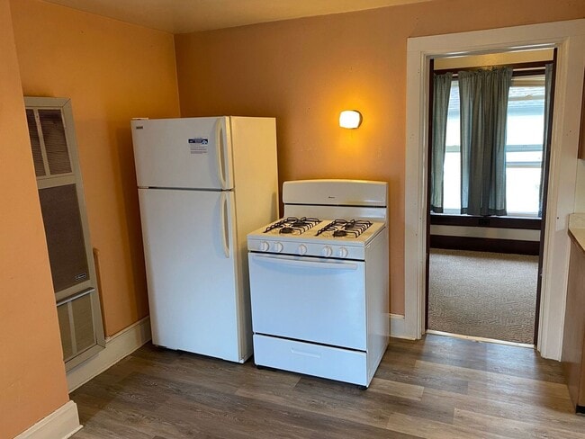 property at 114 S 3rd Ave