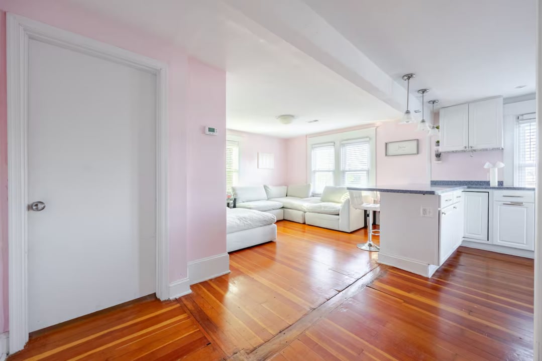 1019 Berryville Ave, Unit The Queen of Winchester in Winchester, VA - Building Photo