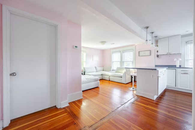 1019 Berryville Ave, Unit The Queen of Winchester