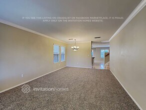 5318 Wadsworth Way in Sacramento, CA - Building Photo - Building Photo