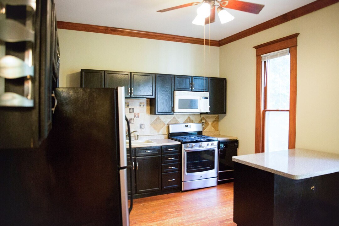 3021 Knox Ave S in Minneapolis, MN - Building Photo