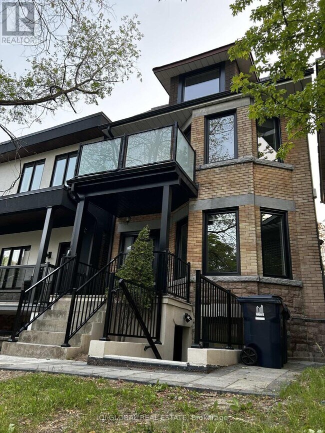 property at 1502 Dufferin St