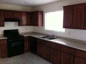 833 Bernini St in Las Vegas, NV - Building Photo - Building Photo