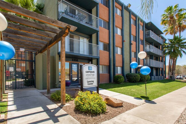 Campus Crossings on 8th Street in Tucson, AZ - Foto de edificio - Building Photo