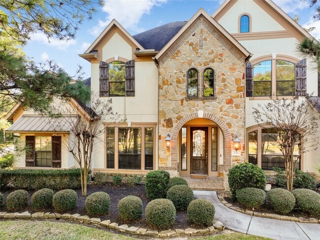 property at 241 W Tupelo Green Cir