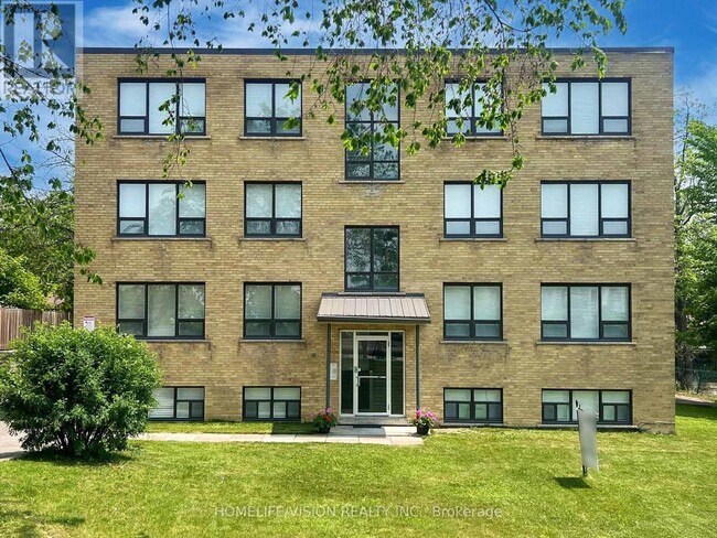9901-9901 Yonge St in Richmond Hill, ON - Building Photo - Building Photo