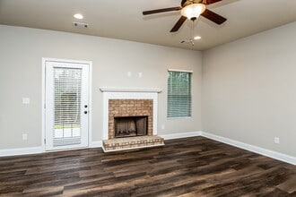 1161 Pebble Ridge Dr in Hampton, GA - Foto de edificio - Building Photo