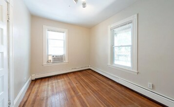 89 Kinnaird St, Unit 2 in Cambridge, MA - Building Photo - Building Photo