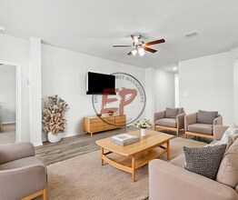 5812 Foggy Lagoon Dr in Waco, TX - Foto de edificio - Building Photo