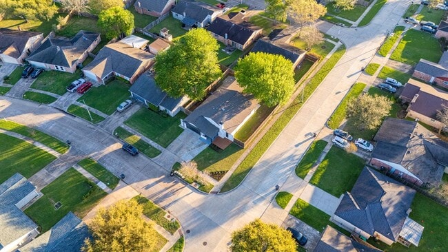 property at 1102 Ashdale Dr