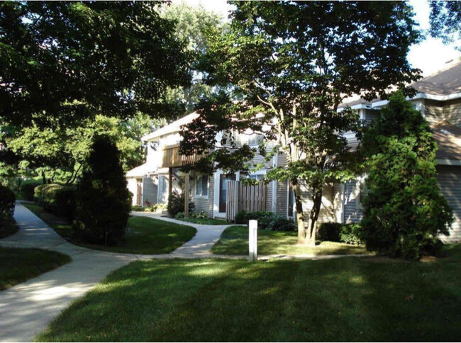 property at 1011 Farwell Ct