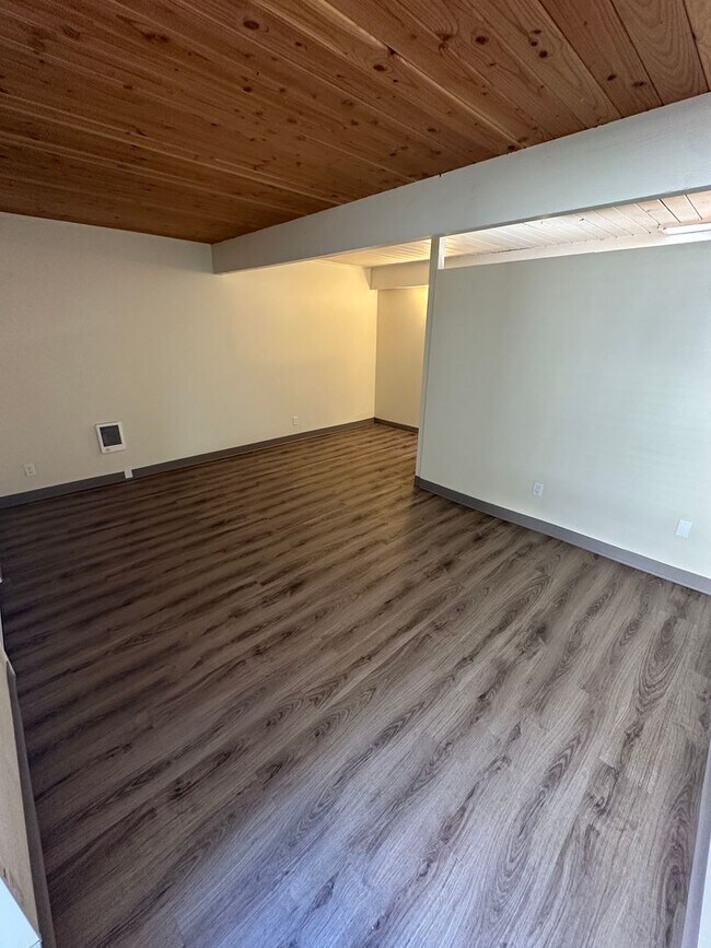 2120 NW Janssen St-Unit -J10 (R) in Corvallis, OR - Building Photo - Building Photo