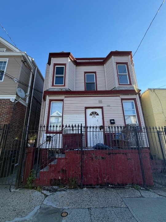 123 Parker St in Newark, NJ - Building Photo
