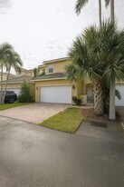 11324 NW 54th Terrace in Doral, FL - Building Photo