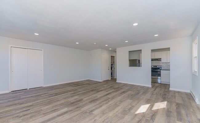 128 Rockefeller Rd in Delmar, NY - Building Photo - Building Photo