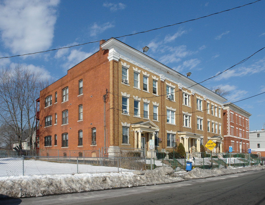 57-63 Center St in Hartford, CT - Building Photo