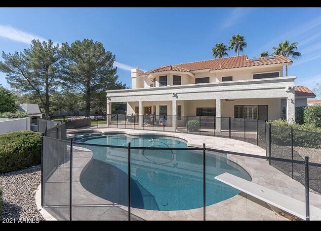 11935 N 102nd St in Scottsdale, AZ - Foto de edificio - Building Photo