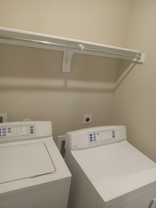 8423 Martinique Mews in Rowlett, TX - Building Photo - Building Photo