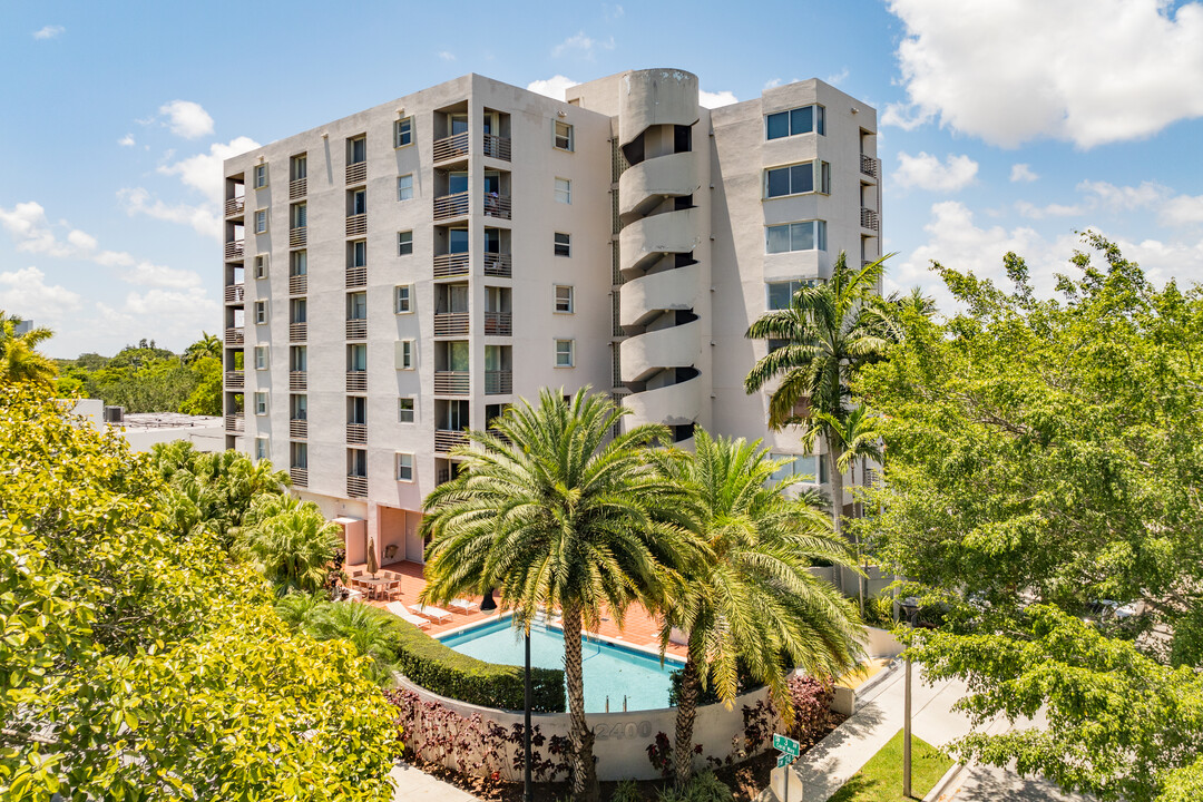 Coral Palms Condominium in Miami, FL - Foto de edificio